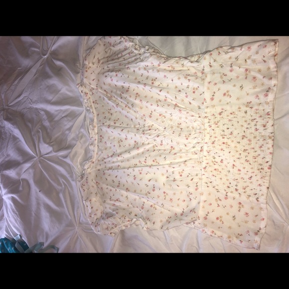 Hollister women’s size large floral blouse. New - Picture 7 of 7